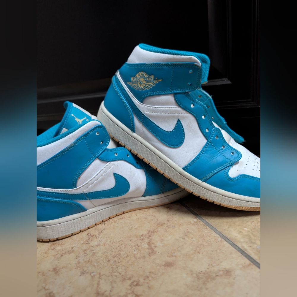 Jordan 1 Mid Men's Size 10.5 Aquatone  High-Top Sneakers